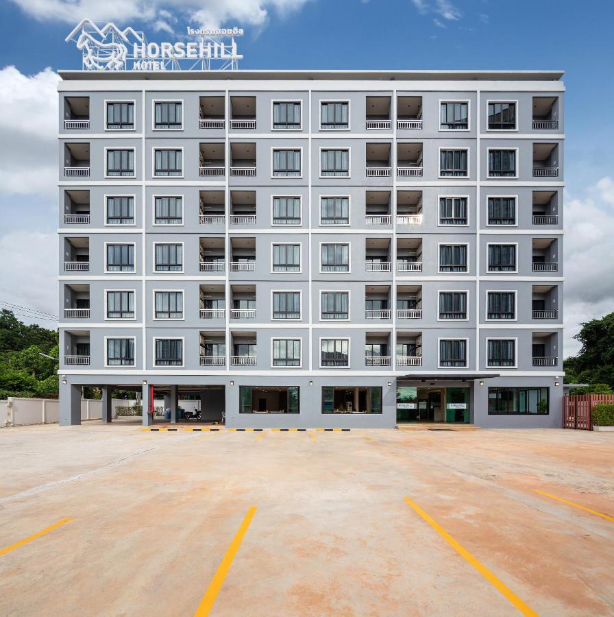 Horsehill Hotel Sriracha Si Racha Exterior photo