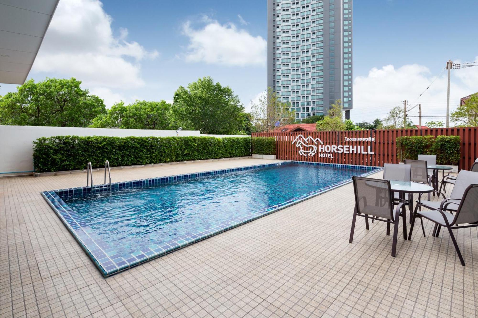 Horsehill Hotel Sriracha Si Racha Exterior photo